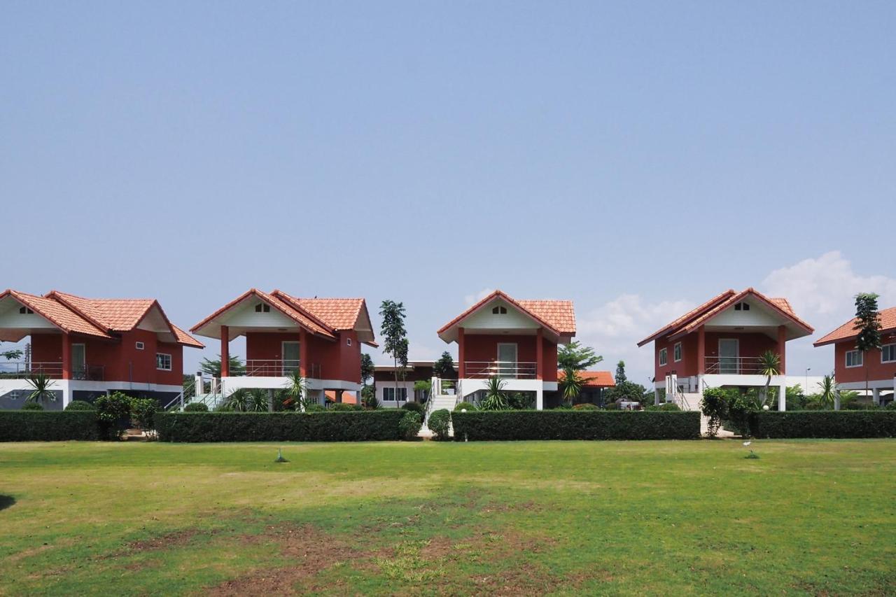 Oyo 748 Pada Homestay Mu Si Exterior photo